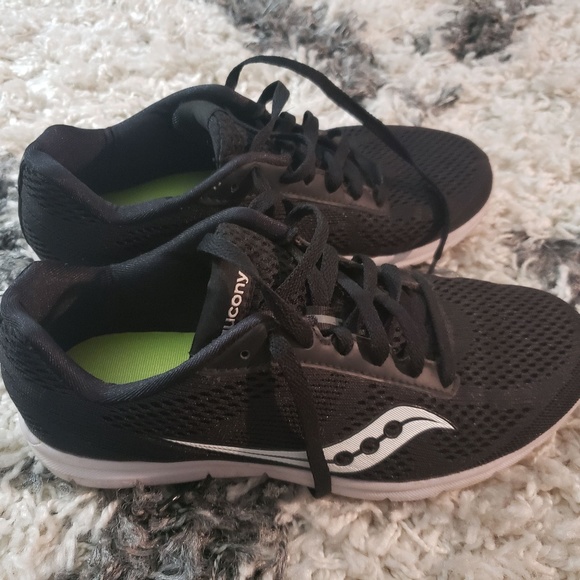 saucony women's grid ideal running shoe